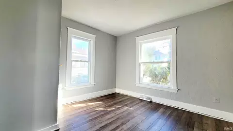 1121 E Calvert St, South Bend, IN 46614 photo 9
