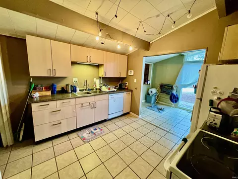 102 E Ridgeview Dr, Bloomington, IN 47401 photo 4