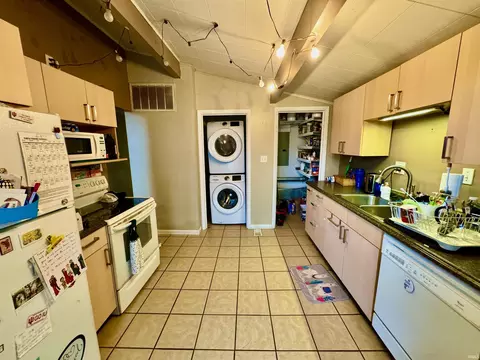 102 E Ridgeview Dr, Bloomington, IN 47401 photo 3