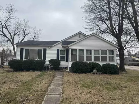 1012 Tulip St, Mitchell, IN 47446 photo 1