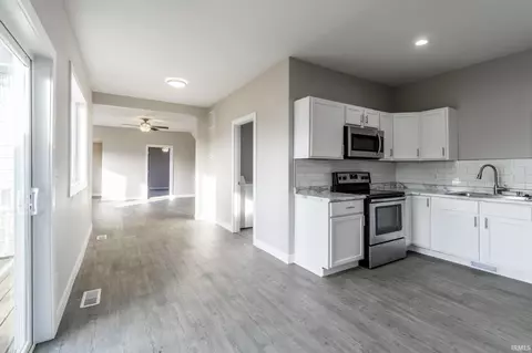 809 N Randolph St, Garrett, IN 46738 photo 8