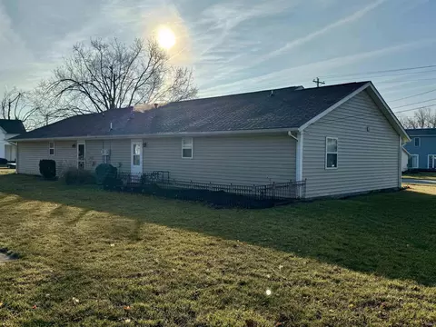 312 E 4th St, Brookston, IN 47923 photo 2
