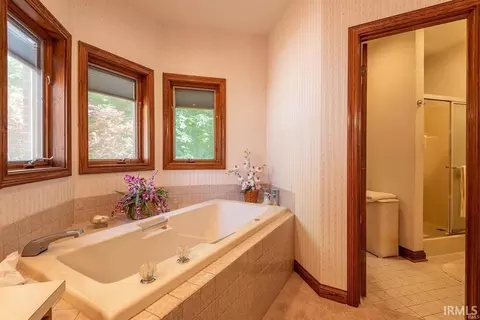Bath - 3705 E Devonshire Ln, Bloomington, IN 47408 photo 2 of 4