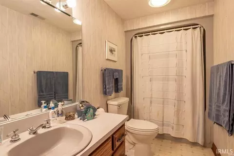 Bath - 3705 E Devonshire Ln, Bloomington, IN 47408 photo 4 of 4