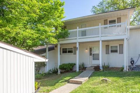11581 Village Ln, Evansville, IN 47725