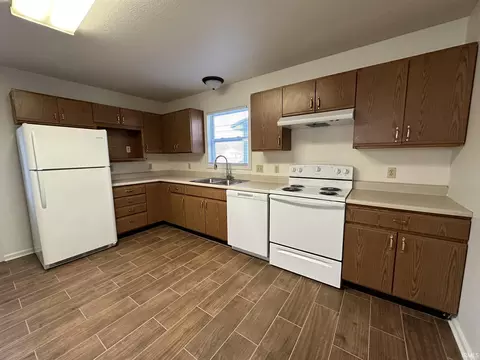 603 E 26th St, Marion, IN 46953 photo 8