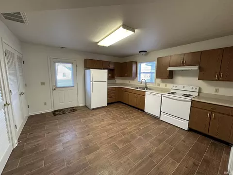603 E 26th St, Marion, IN 46953 photo 7