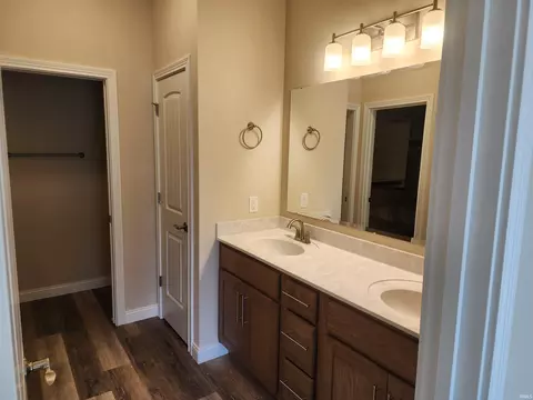 Bath - 13750 Stone Table Blvd, Fort Wayne, IN 46845 photo 3 of 5