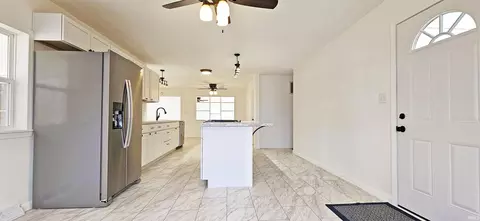 Kitchen - 16 Lambert Dr, Mount Carmel, IL 62863 photo 2 of 4
