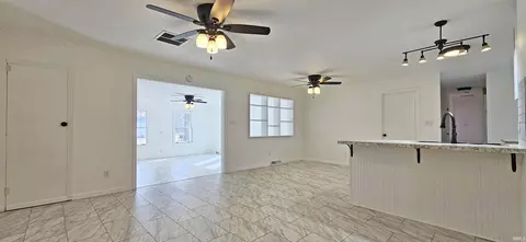 Living - 16 Lambert Dr, Mount Carmel, IL 62863 photo 1 of 3