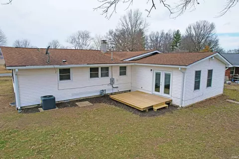 Exterior - 16 Lambert Dr, Mount Carmel, IL 62863 photo 6 of 8