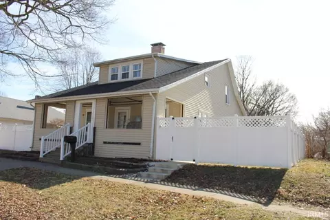 Exterior - 512 Washington St, Covington, IN 47932 photo 1 of 7