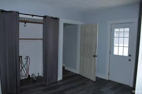 Bedroom - 512 Washington St, Covington, IN 47932 photo 2 of 4
