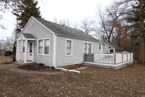 6644 S Lombardy Ln, Knox, IN 46534 photo 1