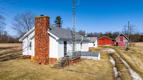 2017 S Meridian Rd, Mitchell, IN 47446 photo 1