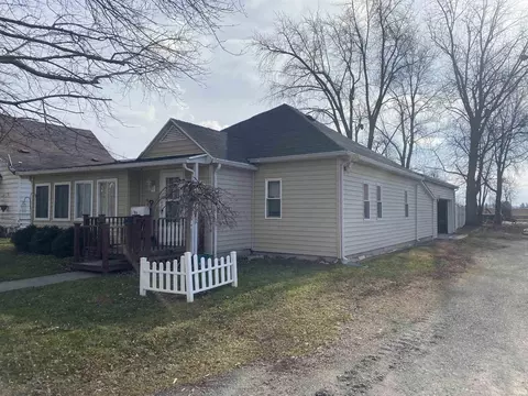 715 E Main St, Akron, IN 46910 photo 2