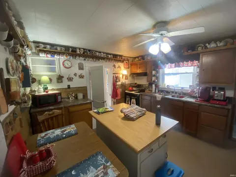 715 E Main St, Akron, IN 46910 photo 7