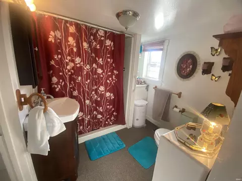 715 E Main St, Akron, IN 46910 photo 9
