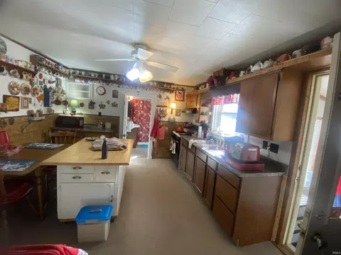 715 E Main St, Akron, IN 46910 photo 6