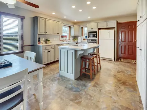 276 E 300 N, Jasper, IN 47546 photo 3