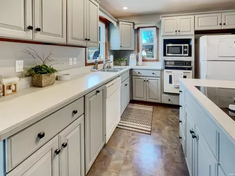 276 E 300 N, Jasper, IN 47546 photo 4