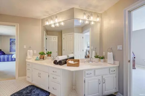 Bath - 3718 E Devonshire Ct, Bloomington, IN 47408 photo 4 of 4