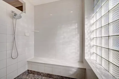 Bath - 3718 E Devonshire Ct, Bloomington, IN 47408 photo 2 of 4
