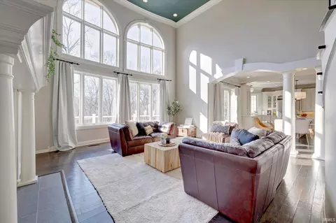 Living - 3718 E Devonshire Ct, Bloomington, IN 47408 photo 2 of 4