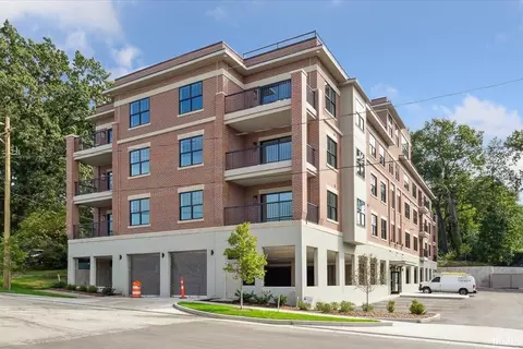 1740 E South Bend Ave #E404, South Bend, IN 46635