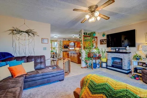 Living - 348 Rabbitsville Rd, Mitchell, IN 47446 photo 2 of 5