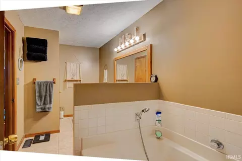 Bath - 348 Rabbitsville Rd, Mitchell, IN 47446 photo 3 of 4