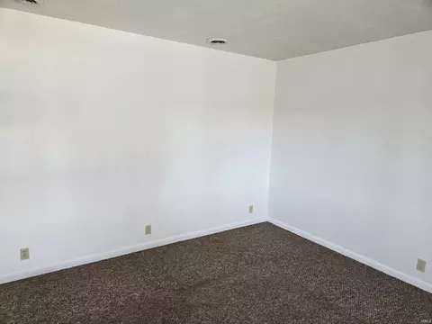 204 E Pickwick Dr, Syracuse, IN 46567 photo 13