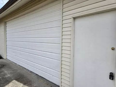 204 E Pickwick Dr, Syracuse, IN 46567 photo 26