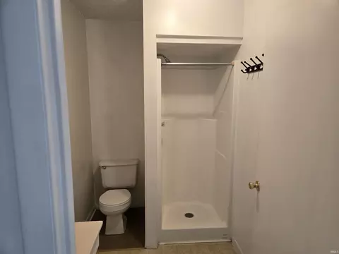 204 E Pickwick Dr, Syracuse, IN 46567 photo 17