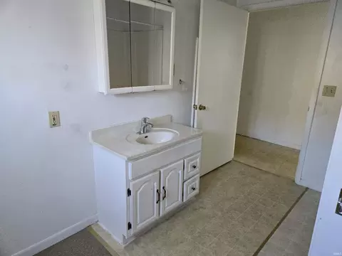 204 E Pickwick Dr, Syracuse, IN 46567 photo 16