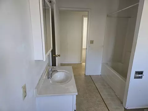 204 E Pickwick Dr, Syracuse, IN 46567 photo 14