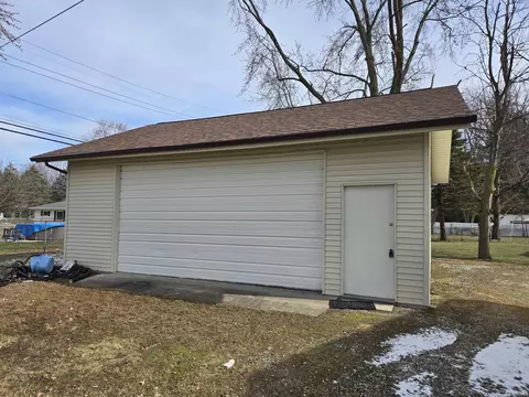 204 E Pickwick Dr, Syracuse, IN 46567 photo 24