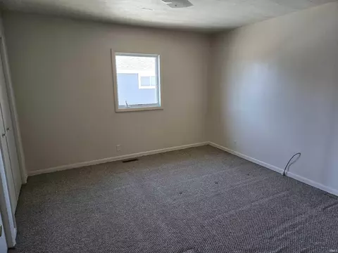 204 E Pickwick Dr, Syracuse, IN 46567 photo 8
