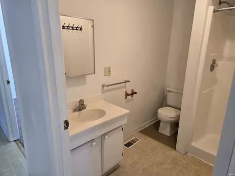 204 E Pickwick Dr, Syracuse, IN 46567 photo 18