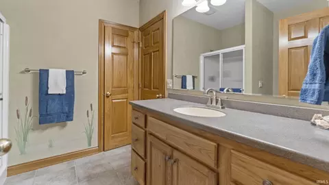 Bath - 1215 Eckhart Ave, Auburn, IN 46706 photo 3 of 3