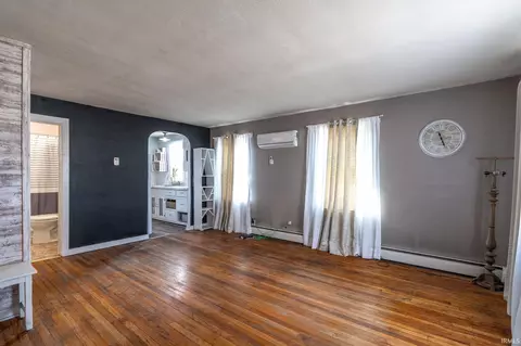 126 E Summit St, Delphi, IN 46923 photo 3
