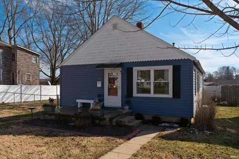 126 E Summit St, Delphi, IN 46923 photo 2