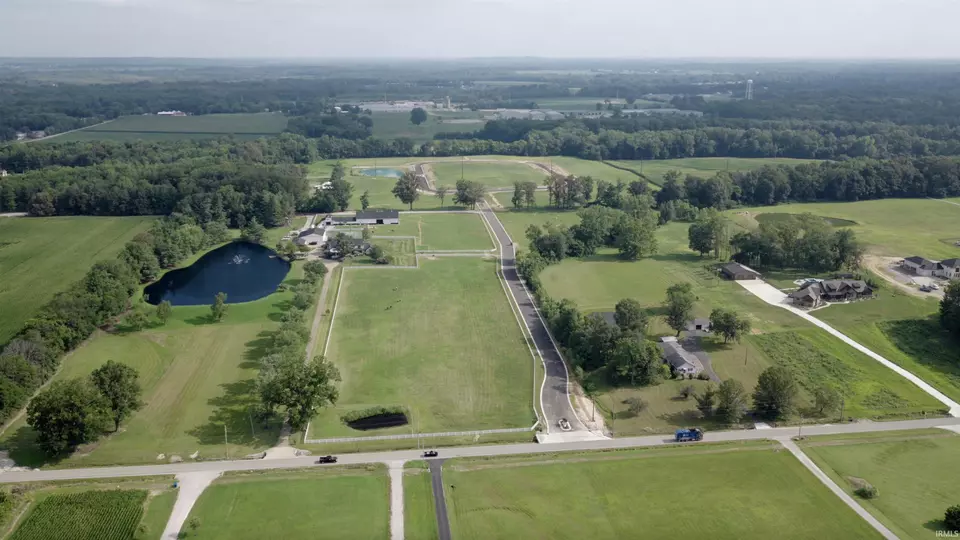  1014 Saddlebrooke Cir, Chandler, IN 47610 photo 3