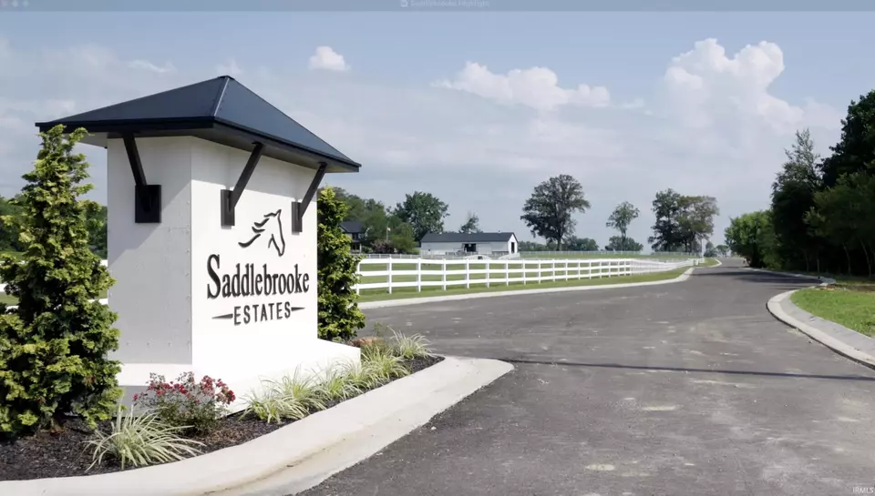  1014 Saddlebrooke Cir, Chandler, IN 47610 photo 2