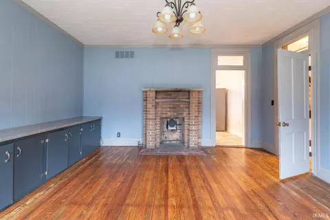 Living - 6596 E Robinson Rd, Bloomington, IN 47408 photo 1 of 4