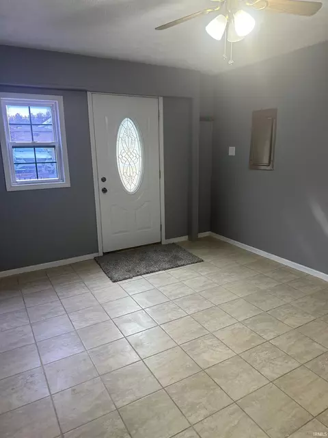 Entry Way - 593 S 800 E, Greentown, IN 46936 photo 1 of 3