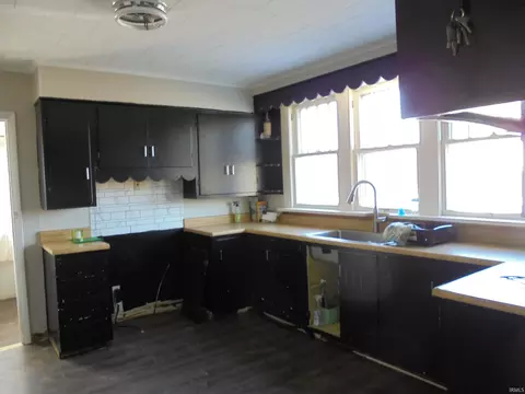 Kitchen - 7157 N Wilbur Wright, Mooreland, IN 47360 photo 1 of 3