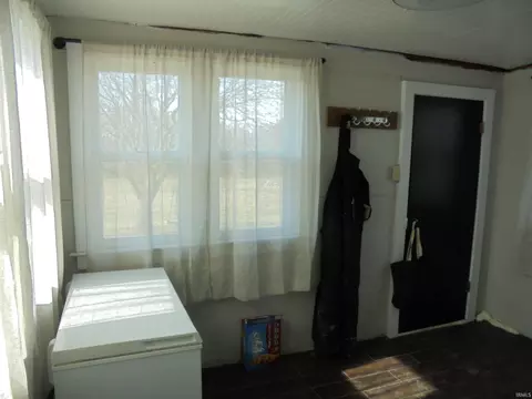 Living - 7157 N Wilbur Wright, Mooreland, IN 47360 photo 3 of 3