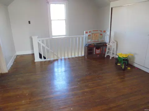 Living - 7157 N Wilbur Wright, Mooreland, IN 47360 photo 2 of 3