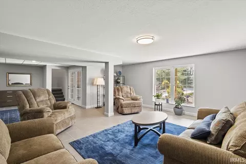 Living - 4775 Sandpit Rd, Bedford, IN 47421 photo 5 of 6